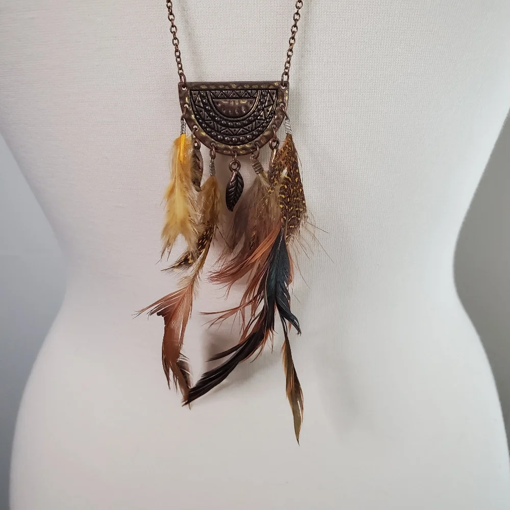 Feather Necklace - Picture 1 of 4